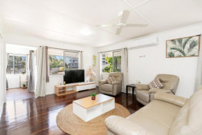Central and comfortable, Pialba